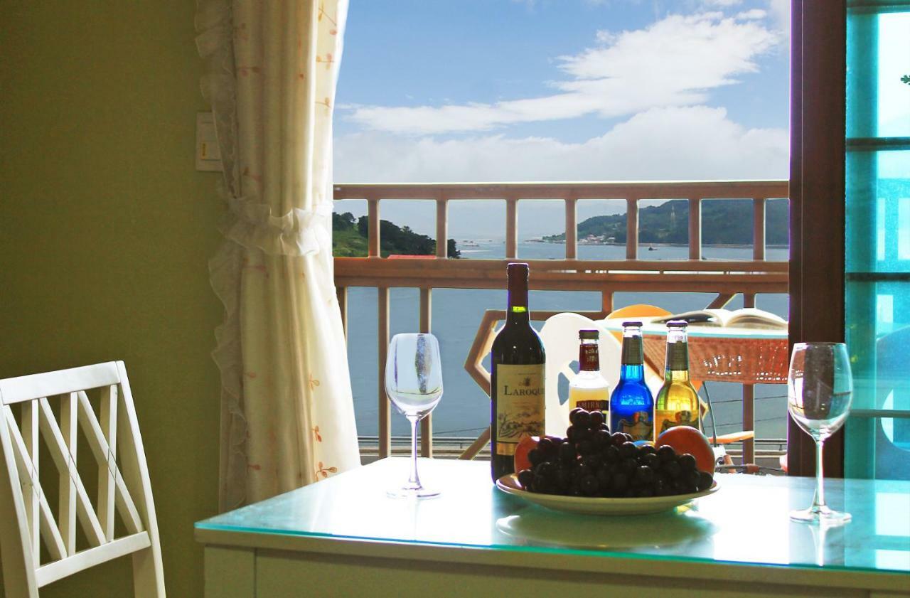 Tongyeong Paper Island Pension Екстер'єр фото
