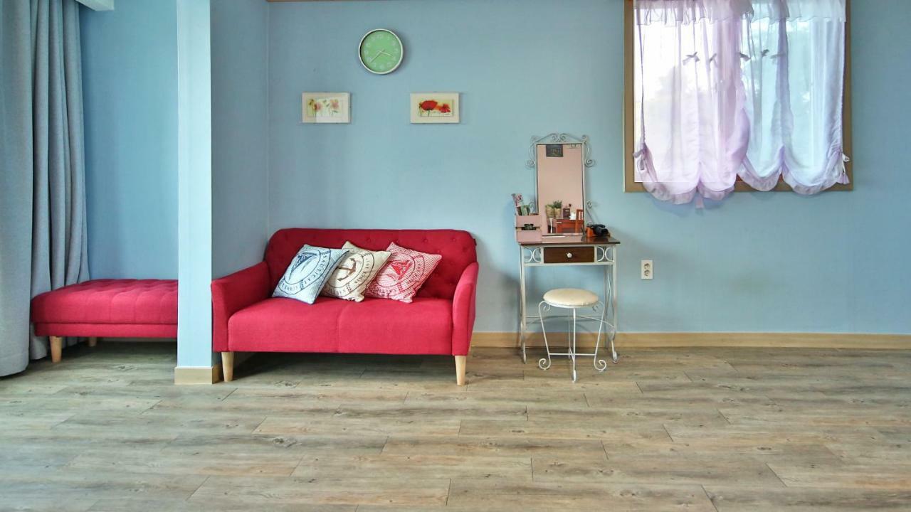 Tongyeong Paper Island Pension Екстер'єр фото